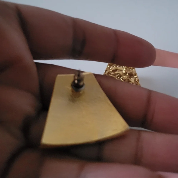 Vintage Goldtone Earrings • Nugget Texture • Pierced • 70s/80s - Picture 4 of 5